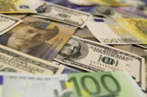 dolar-dusse-de-riskten-kacisin-artmasiyla-destek-goruyor-aYP9fqED.jpg
