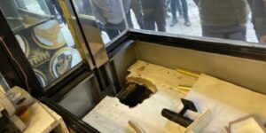dere-yatagindan-girip-altin-dolu-kasayi-calan-5-kisi-gozaltinda-ZuGey32O.jpg